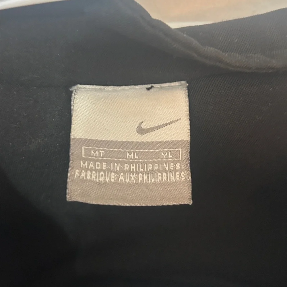 Nike windbreaker jacket men’s size medium black mesh lining zipped pockets run
